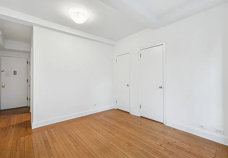 440 W 34th St #7D — Photo 3