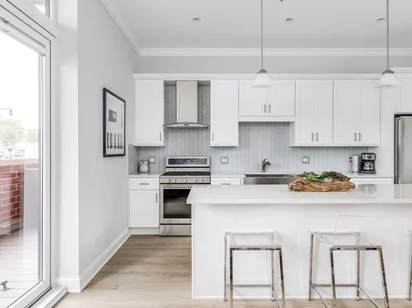 7652 Madison Street, 7652 Madison St #402, Forest Park, IL 60130