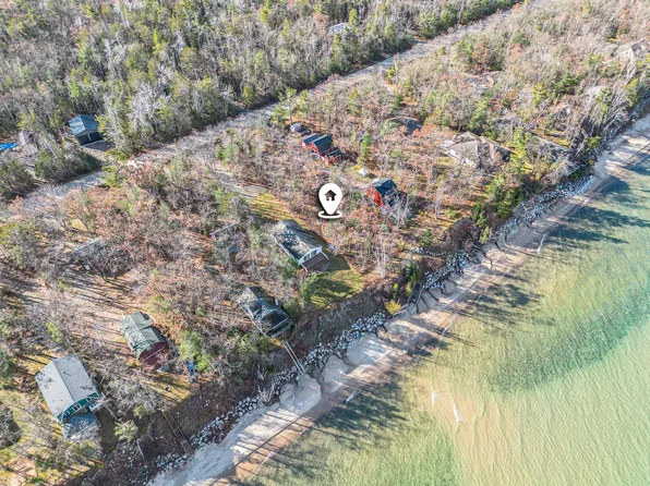 10895 Huron Trl, Cheboygan, MI 49721