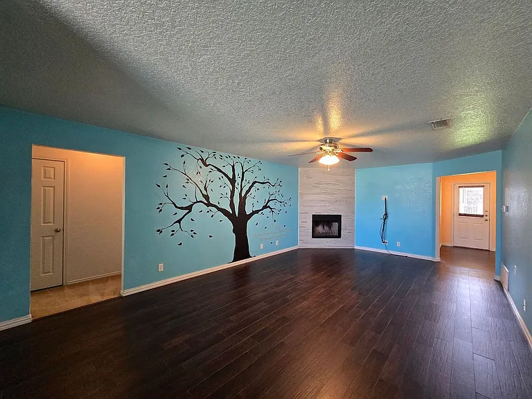 3802 Captain Dr — Photo 4