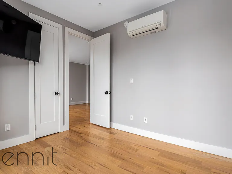100 Suydam St #3L — Photo 11