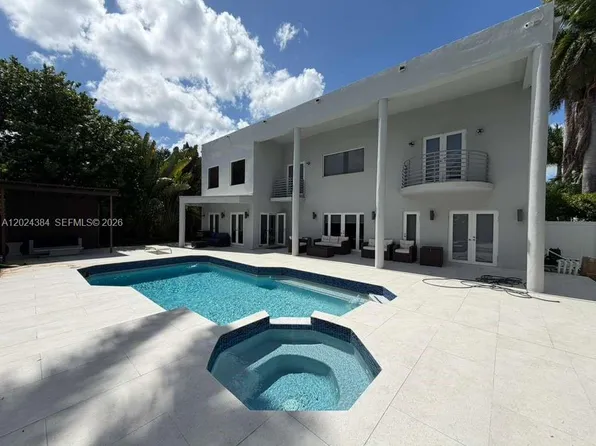 10462 NW 130th St, Hialeah Gardens, FL 33018
