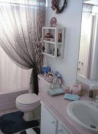 4th image of 601 Pearl Cir