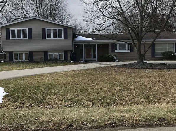 3891 Eastbourne Dr, Troy, MI 48084