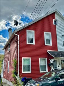 927 School St, Fountain Hill, PA, 18015