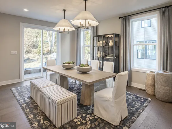 43 Alroy Rd #18, Malvern, PA 19355