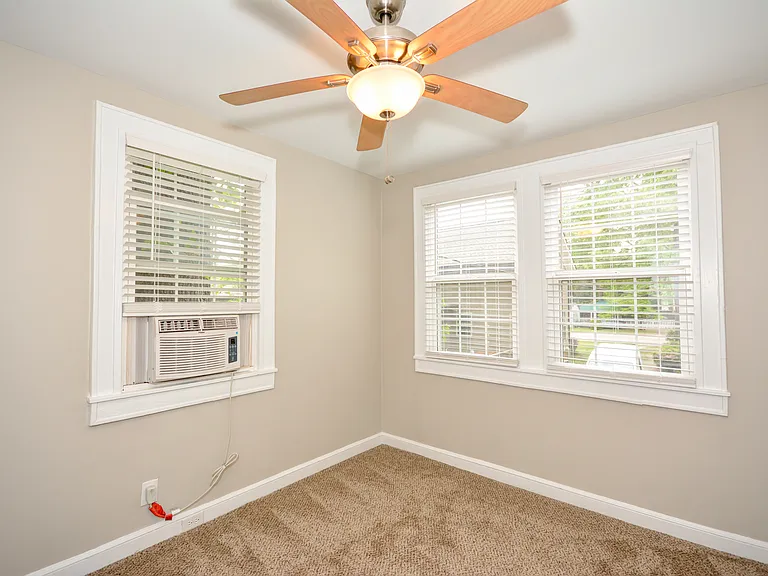 306 S Maple St — Photo 11