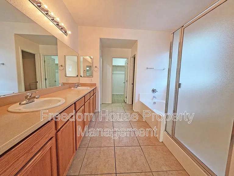 6451 Goodale St — Photo 37