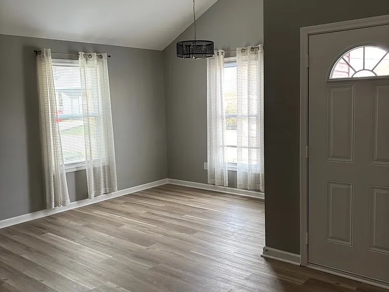 332 W Edmunds St — Photo 7