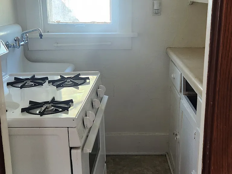 1834 Prospect St #6 — Photo 5
