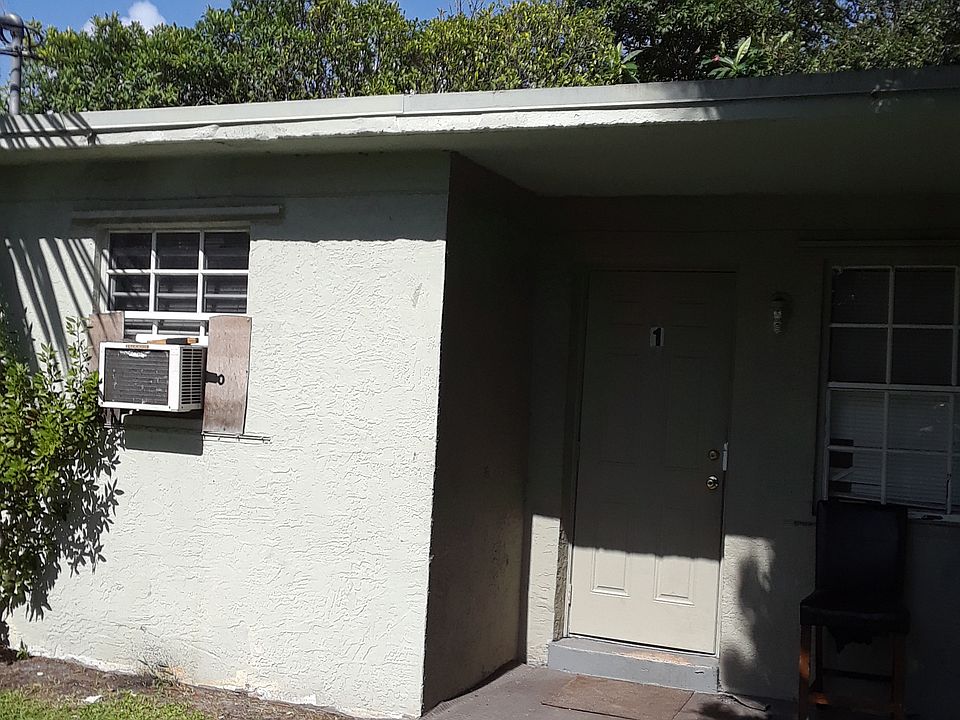 2nd image of 1717 NW 8th Pl