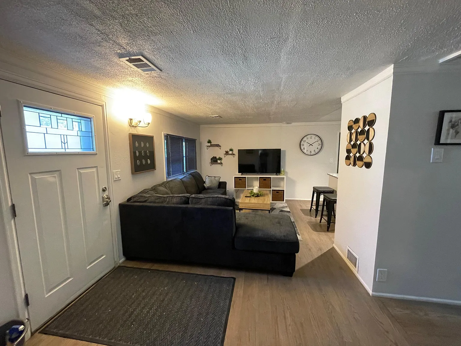 95 S Kendall St — Photo 3