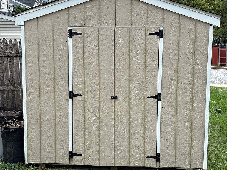 910 Jessicas Ln — Photo 3