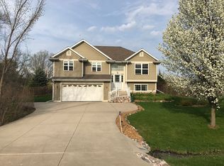 W175N7474 Wilson Dr, Menomonee Falls, WI 53051
