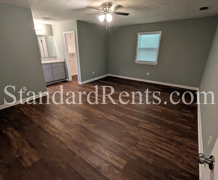 8121 Winewood Way — Photo 7
