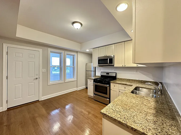 3050 N Milwaukee Ave #R3 — Photo 6