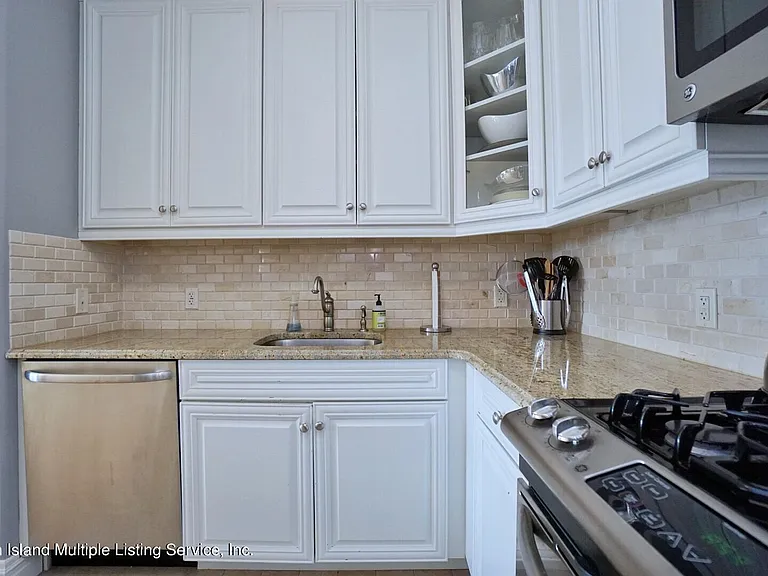 155 Bay St #2C — Photo 28