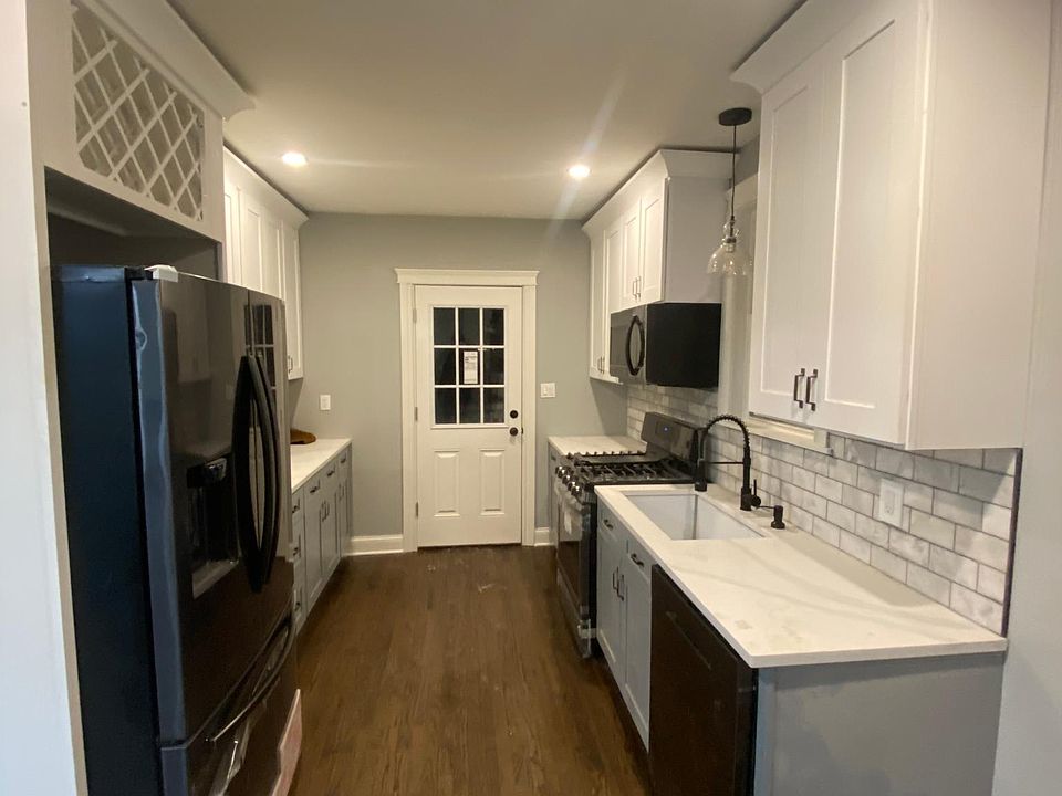 1st image of 313 W North Ave