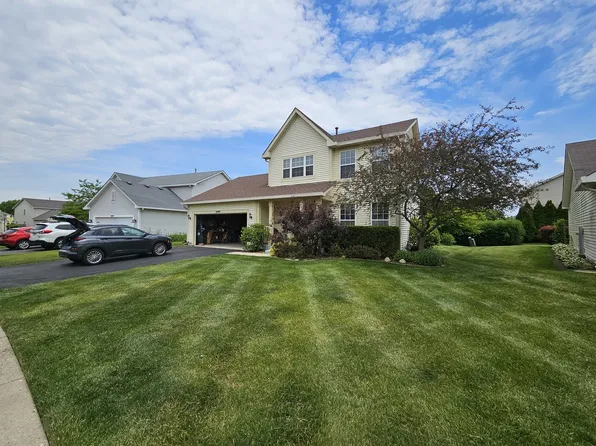 2399 N Tedy Ln, Round Lake Beach, IL 60073