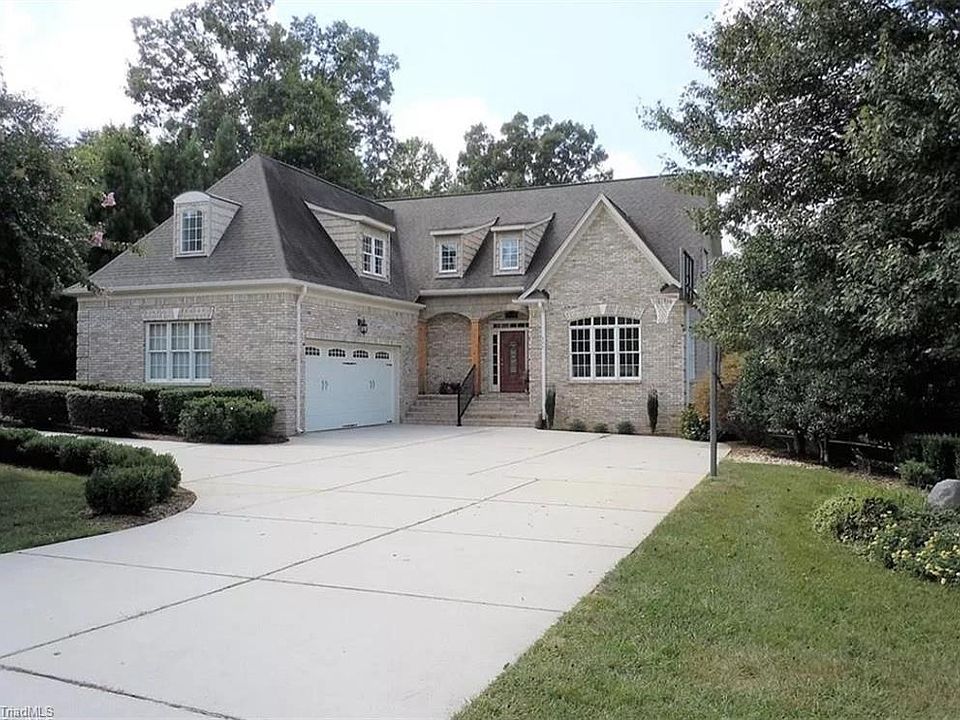 1st image of 484 Hiatts Dr