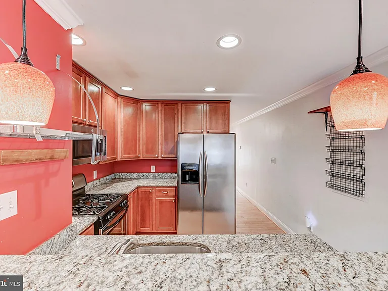145 N Streeper St — Photo 11