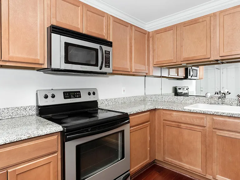 2309 Walton Blvd #32 — Photo 6