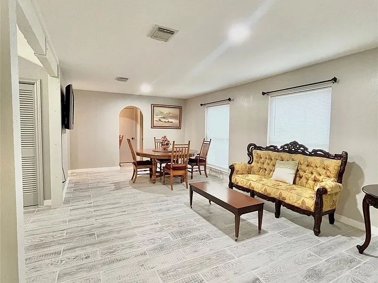 1935 Pine River Dr — Photo 4