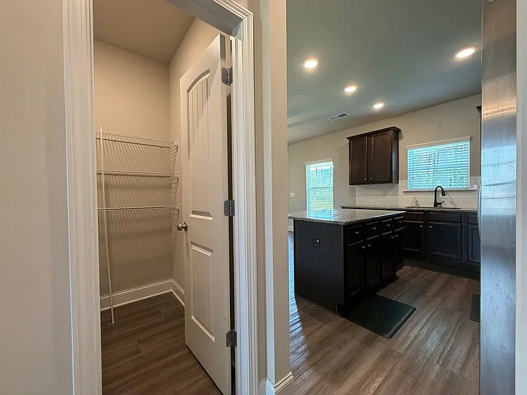 61 N Village Cir — Photo 5