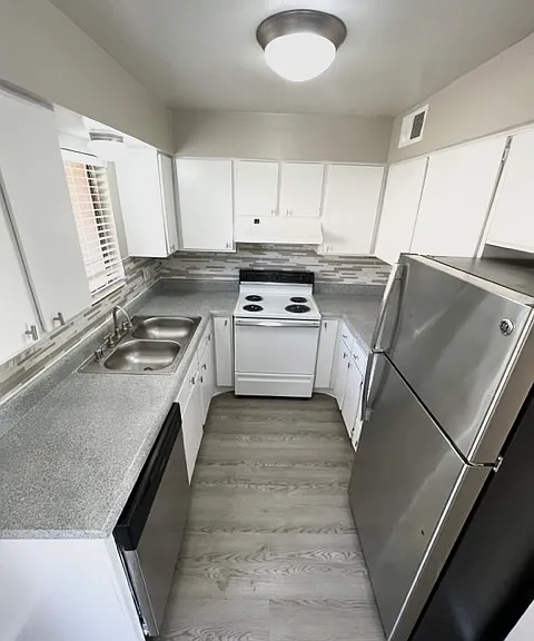 La Estancia Apartments — Photo 56