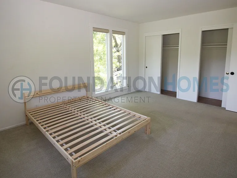 140 Redwood Rd — Photo 25