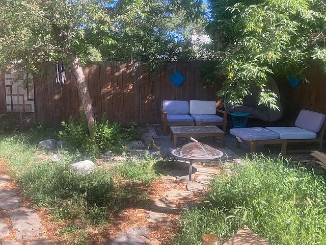 608 E Geyser St — Photo 12