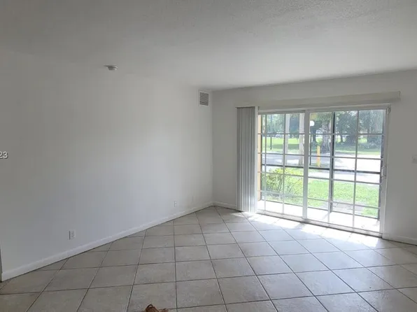 2970 NW 55th Ave APT 1C, Lauderhill, FL 33313