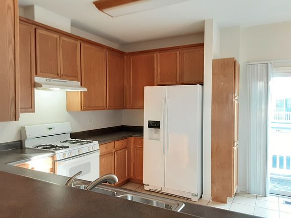 5th image of 930 Mayfair Ct