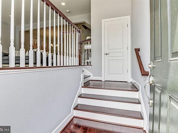 3rd image of 16612 Danridge Manor Dr