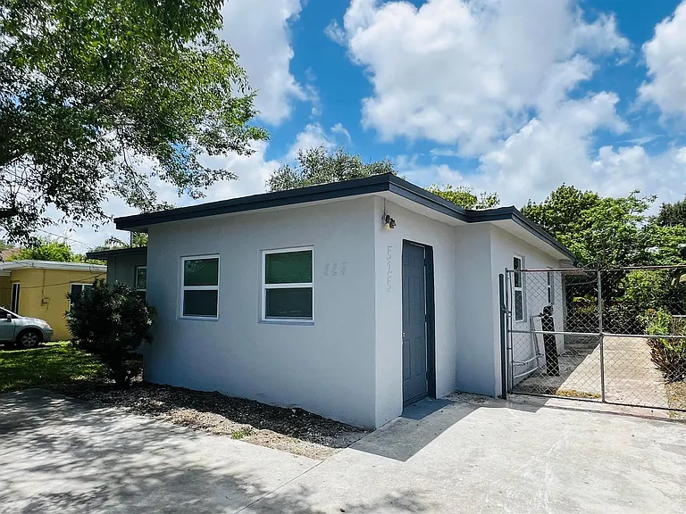 525 NW 22nd Ave — Photo 17