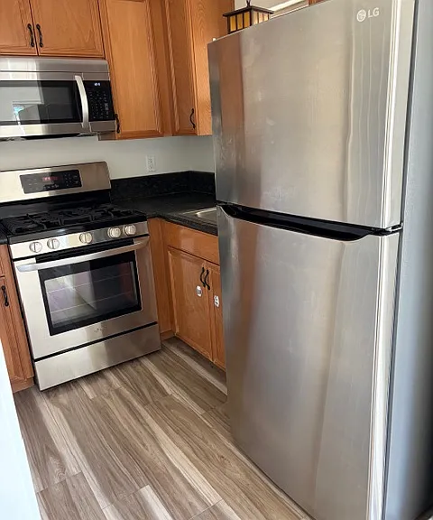 922 E Ortega St — Photo 6