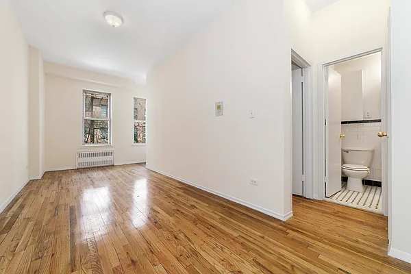 Rented by MNS | media 9