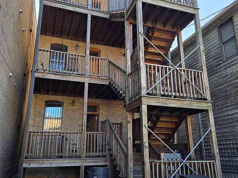 1909 N Sheffield Ave #1 — Photo 17