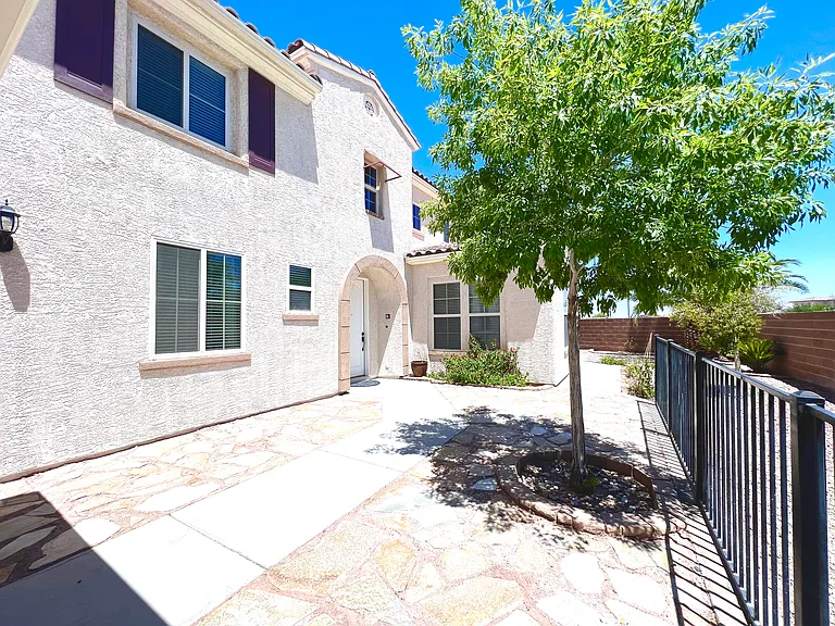 7140 Charter Crest St — Photo 7