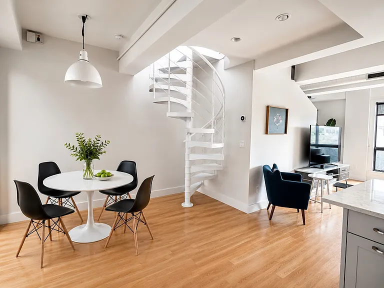 12 Stoneholm St #623 — Photo 3