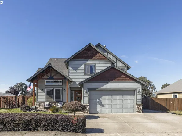 300 Steelhead St, Molalla, OR 97038
