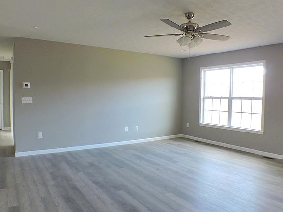 3rd image of 112 Buckeye Ct