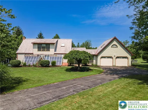 923 Bauman Rd, Nazareth, PA 18064