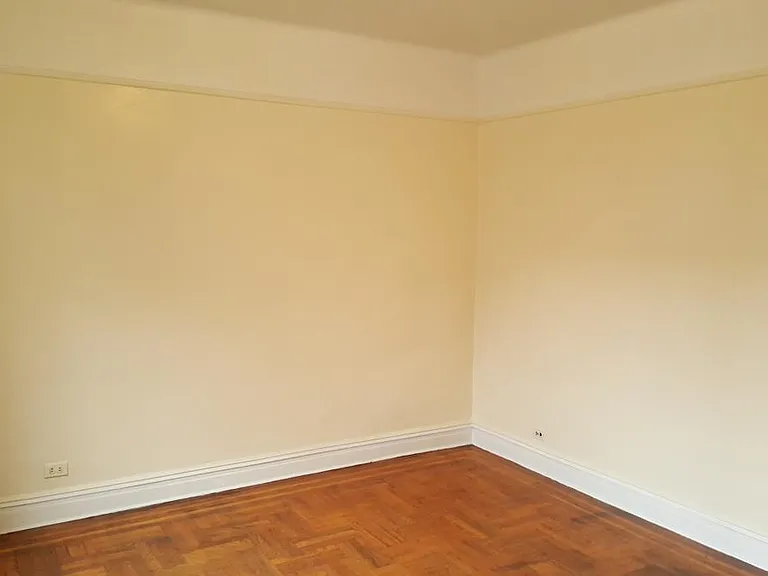 15 Intervale Pl #4B — Photo 4