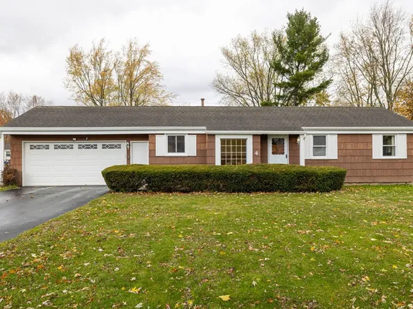 4 Weatherwood Ln, Rochester, NY 14624