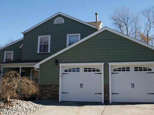 22 Plymouth Dr, Howell, NJ 07731