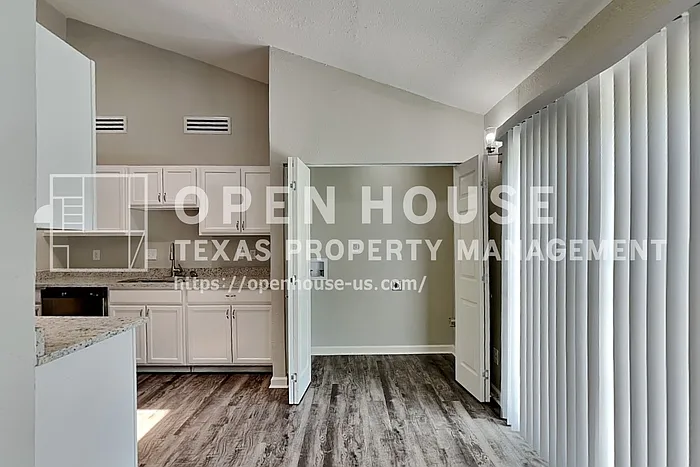 3737 Whitefern Dr — Photo 8