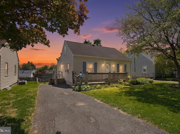 14 Ridge Rd, Aston, PA 19014