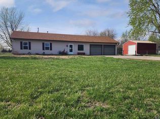 2131 NE 39th St, Topeka, KS 66617