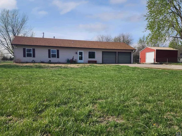 2131 NE 39th St, Topeka, KS 66617